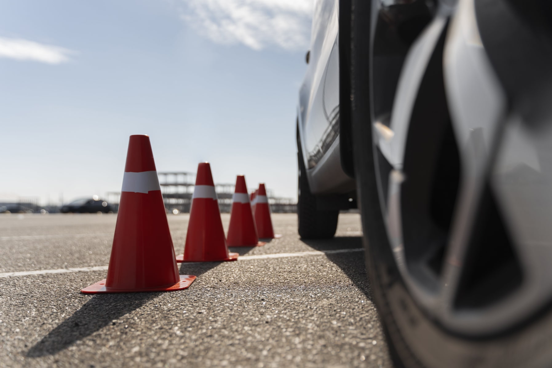 traffic_cones_and_car_for_driving_license_test min 1 min